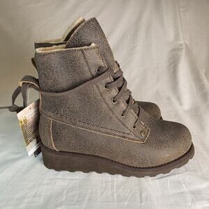 Bearpaw Krista Ankle Winter Boots Brown Chestnut Distressed Suede Size 6 US NEW